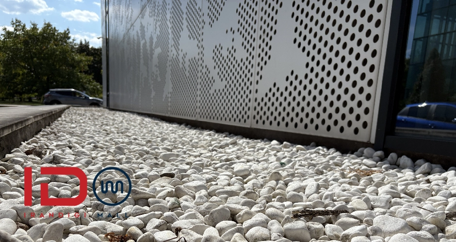 بررسی iPhone 16 plus بررسی آیفون 16 پلاس